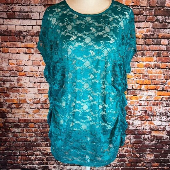 NWT Torrid Stretchy Lace Top - Picture 3 of 9